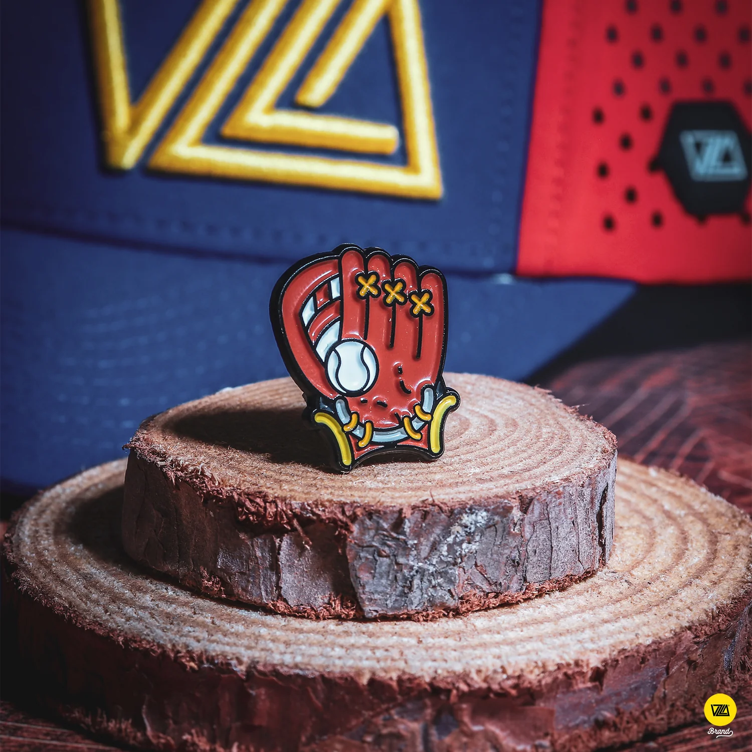 VZLA Guante de Beisbol Pin - Image 4